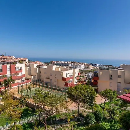 Cozy With Sea Views In Appartamento
